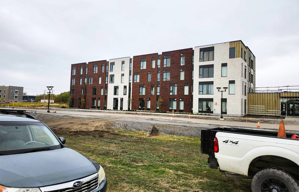 Pose de briques 155 logements Rimouski