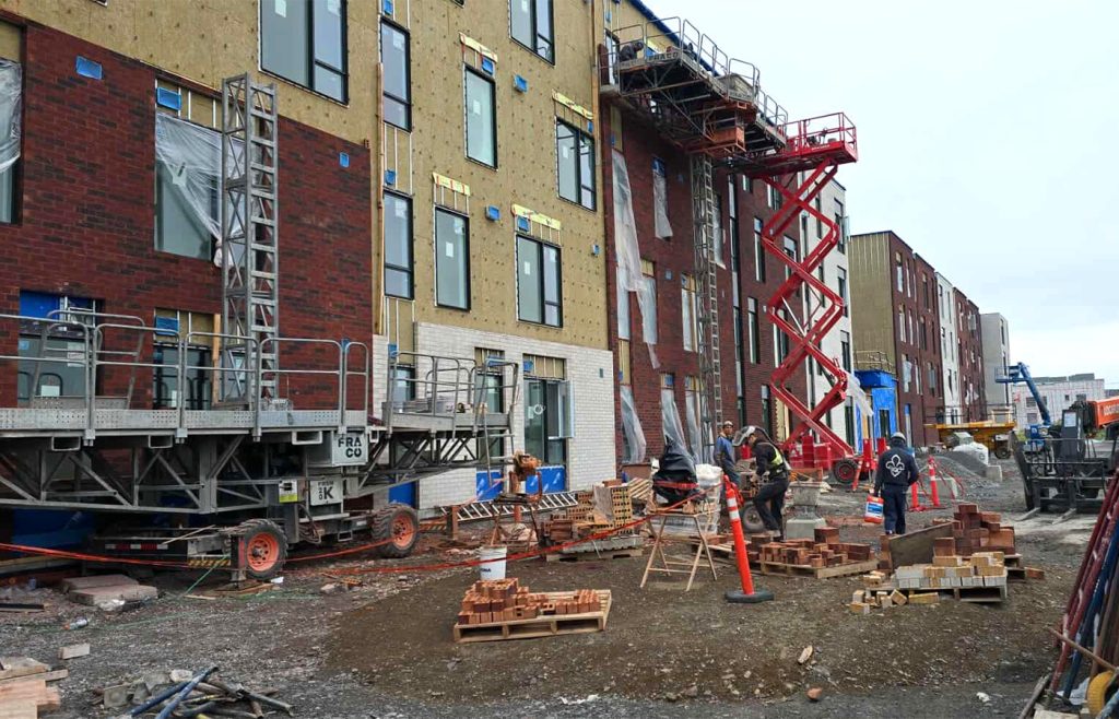 Pose de briques 155 logements Rimouski