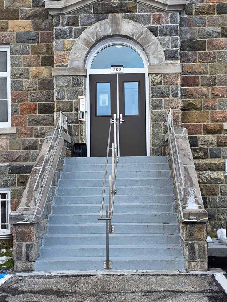 Réparation de marche en béton 44 logements Rimouski