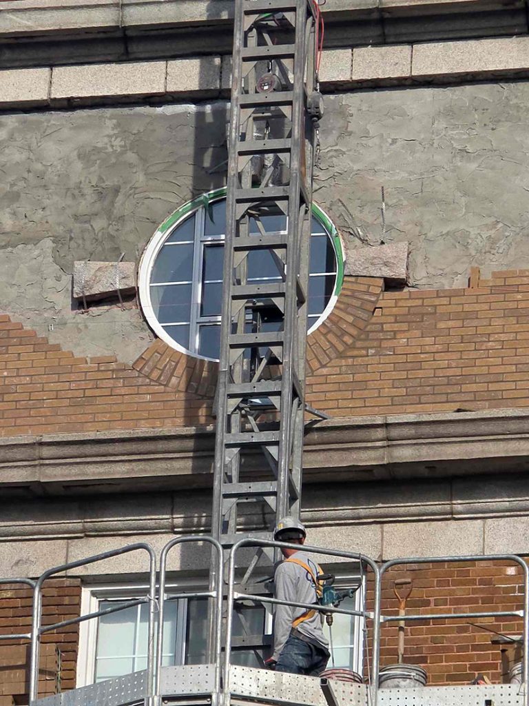 Démantèlement de briques et pose de nouvelles briques Cégep Rimouski