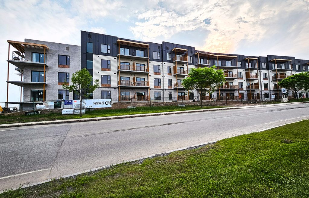 Pose de blocs architecturaux Complexe Fraser RDL