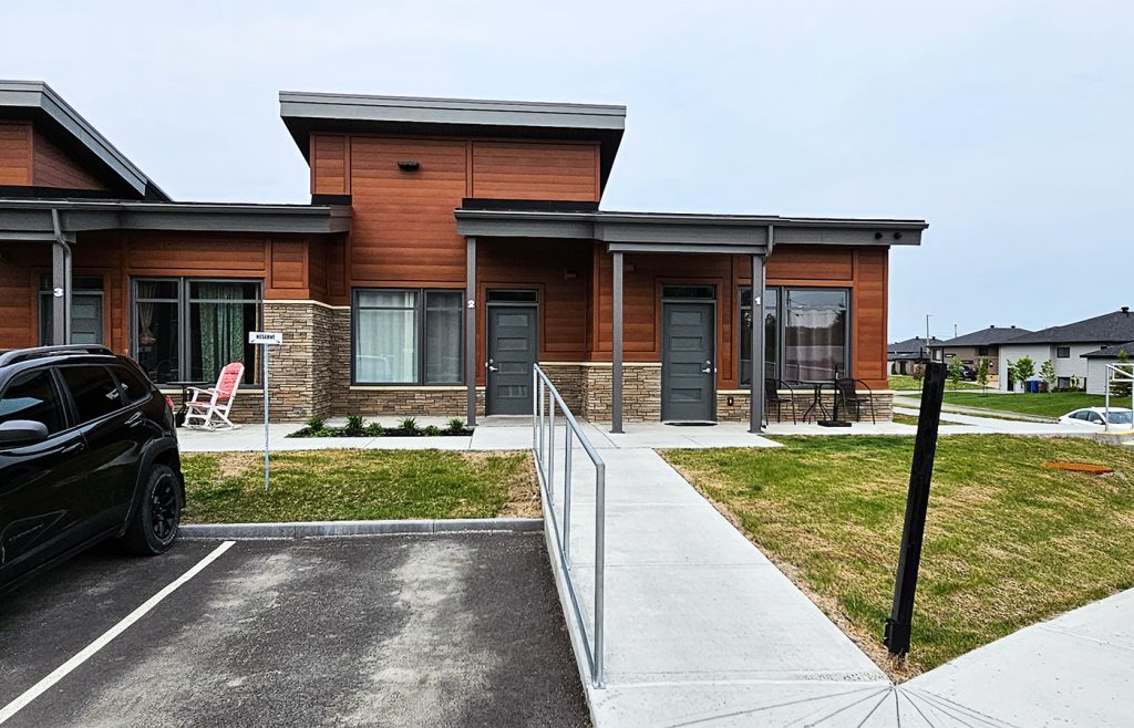 Pose de pierres Hans logements Rimouski